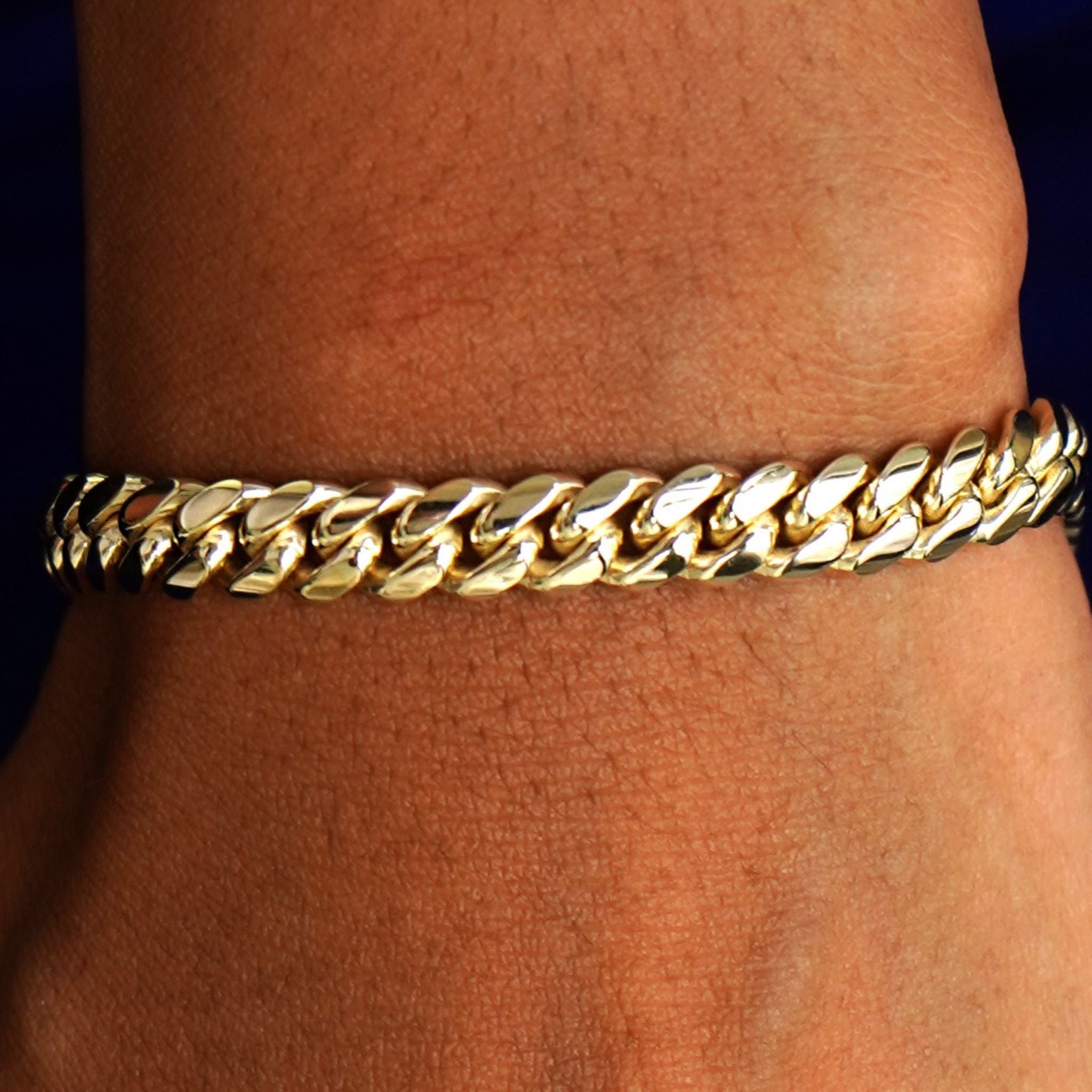 Curb link shops chain bracelet