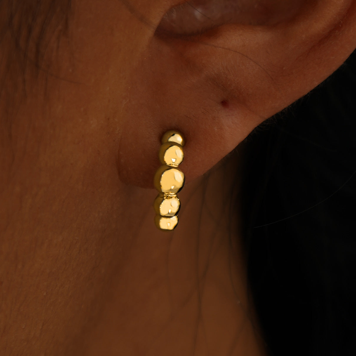 9ct solid gold hoops with online a single gold bead