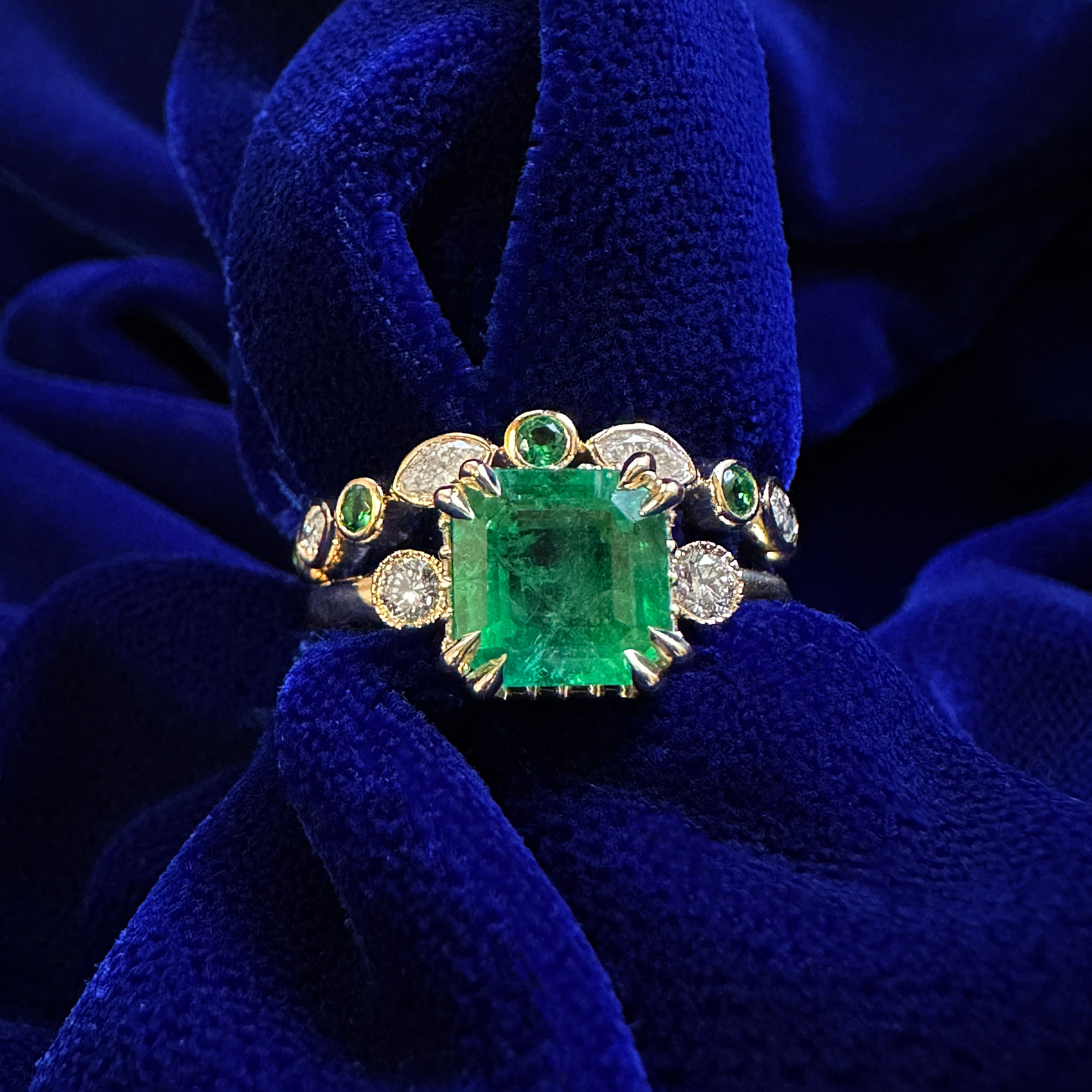 Emerald and Diamonds Engagement Ring Set