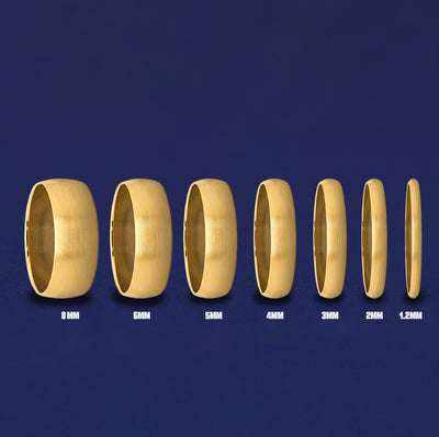 Seven versions of the Curvy Matte Band showing the different thickness options of the ring from 8mm to 1.2mm